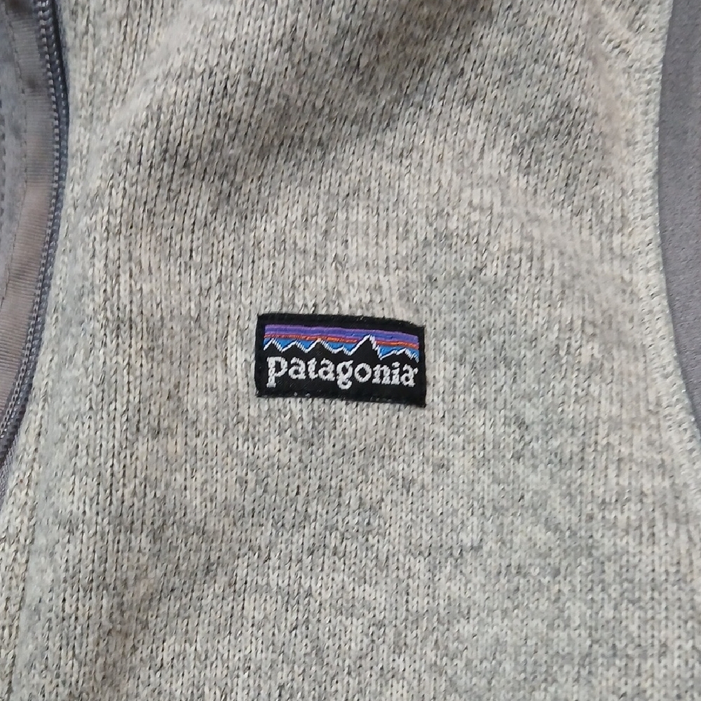 Patagonia Light Gray Fleece Vest With Pockets And Zipper - Picture 2 of 5